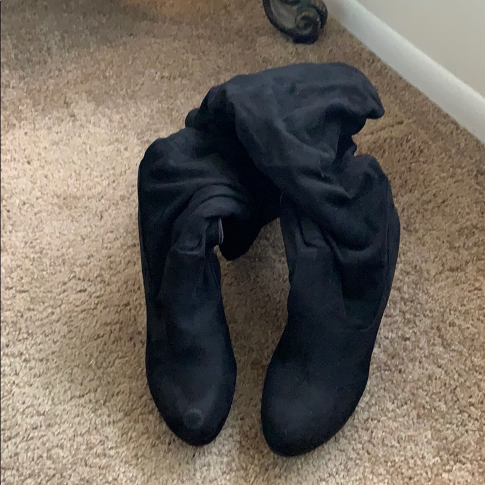 Black Knee High Heeled Boots - Picture 1 of 3